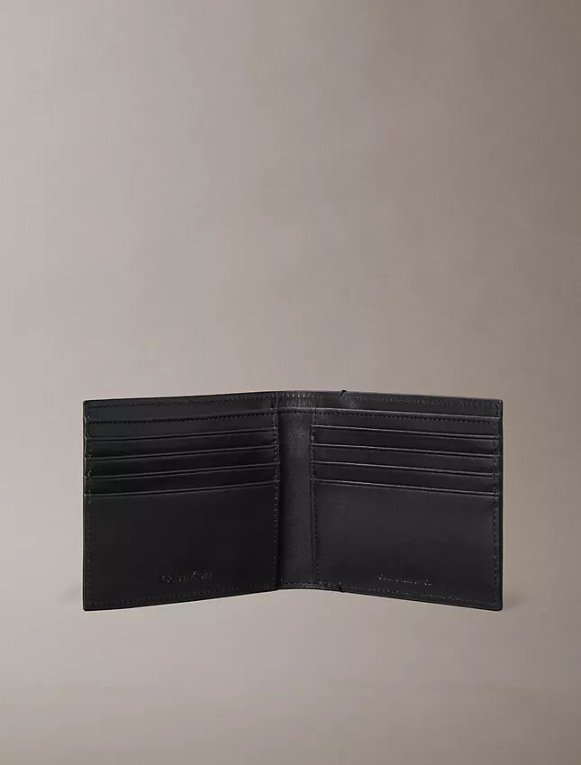 Portefeuille à deux volets avec logo sur plaque Portefeuille à deux volets avec logo sur plaque