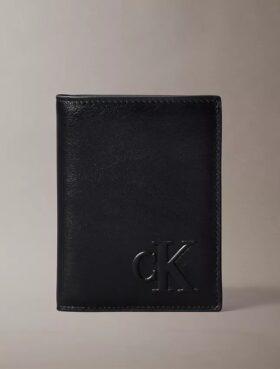 Portefeuille à deux volets avec monogramme en relief et pochette à monnaie