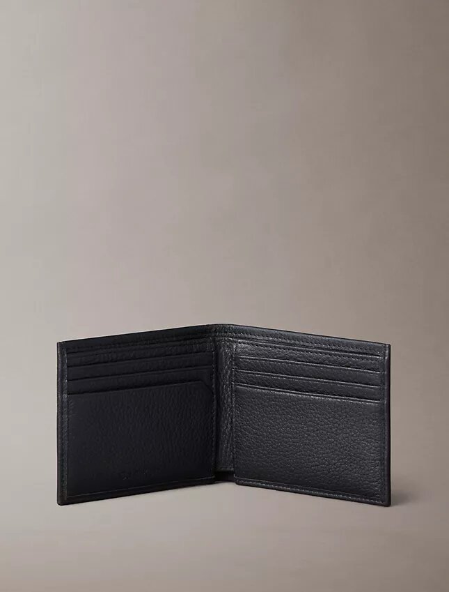 Portefeuille à deux volets en cuir grainé Portefeuille à deux volets en cuir grainé
