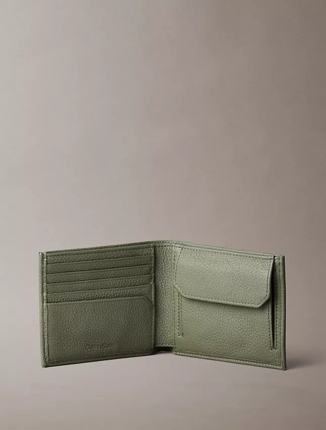 Portefeuille à deux volets en cuir grainé avec poche à monnaie Portefeuille à deux volets en cuir grainé avec poche à monnaie