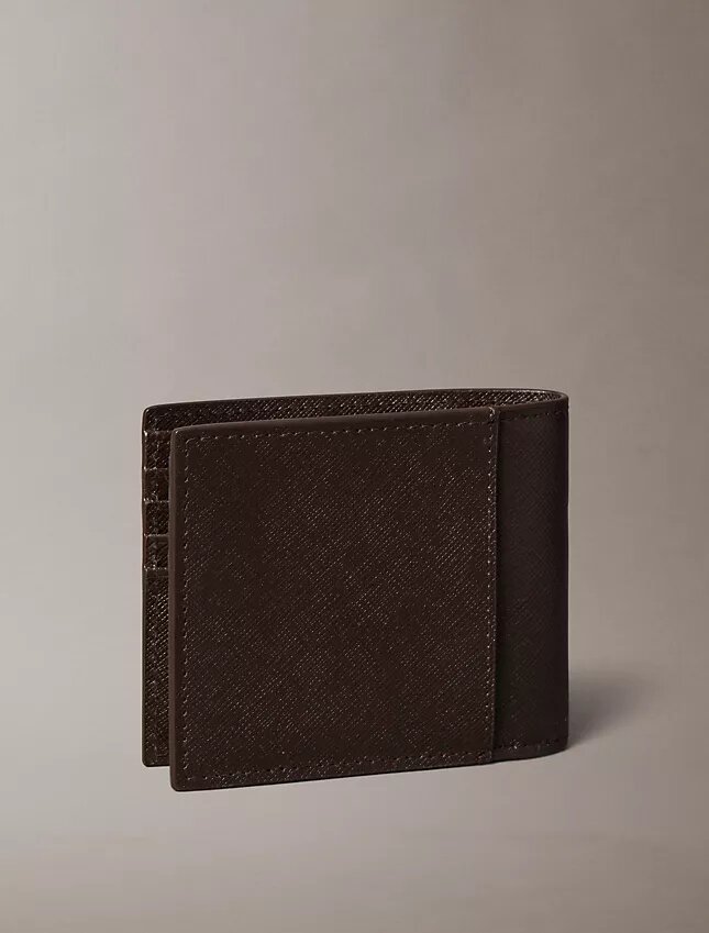 Portefeuille à deux volets en cuir Saffiano raffiné Portefeuille à deux volets en cuir Saffiano raffiné
