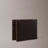 Portefeuille à deux volets en cuir Saffiano raffiné Portefeuille à deux volets en cuir Saffiano raffiné