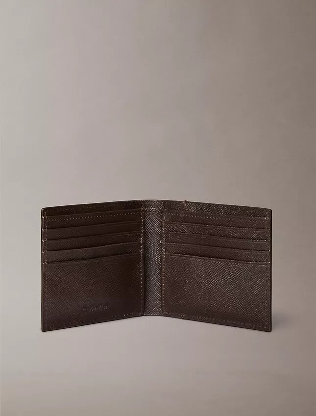 Portefeuille à deux volets en cuir Saffiano raffiné Portefeuille à deux volets en cuir Saffiano raffiné