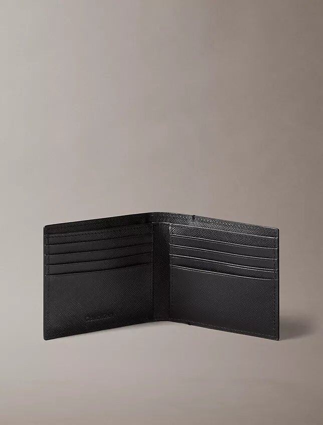 Portefeuille à deux volets en cuir Saffiano raffiné Portefeuille à deux volets en cuir Saffiano raffiné