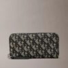 Portefeuille long zippé avec motif Monogram sur toute la surface Portefeuille long zippé avec motif Monogram sur toute la surface