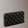 Portefeuille long zippé avec motif Monogram sur toute la surface Portefeuille long zippé avec motif Monogram sur toute la surface