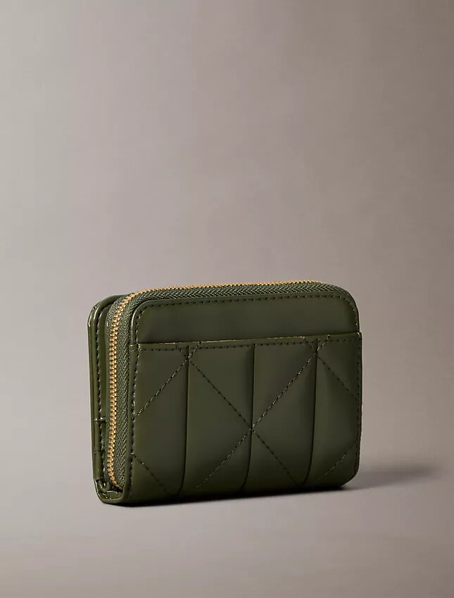 Portefeuille à rabat zippé avec logo matelassé Portefeuille à rabat zippé avec logo matelassé