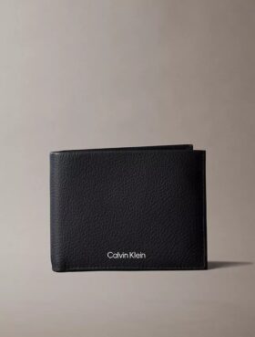 Portefeuille à trois volets en cuir grainé avec poche à monnaie Portefeuille à trois volets en cuir grainé avec poche à monnaie
