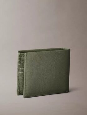 Portefeuille à trois volets en cuir grainé avec poche à monnaie Portefeuille à trois volets en cuir grainé avec poche à monnaie