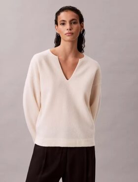 Pull ample à col en V en laine mérinos Pull ample à col en V en laine mérinos