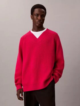 Pull ample à col en V en laine mérinos mélangée