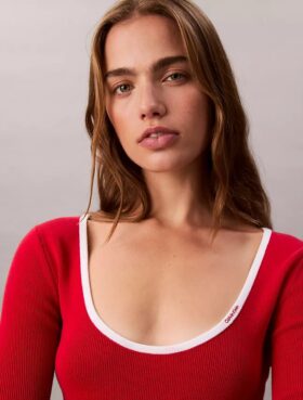 Pull classique à encolure dégagée en coton mélangé Pull classique à encolure dégagée en coton mélangé