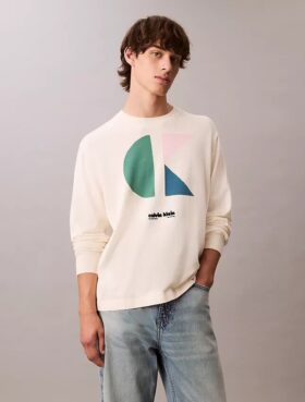 Pull classique à motif graphique et logo color block