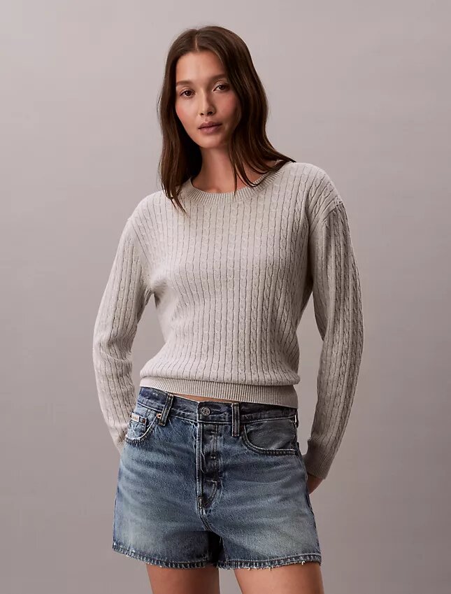 Pull en coton à mailles torsadées Pull en coton à mailles torsadées