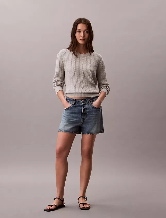 Pull en coton à mailles torsadées Pull en coton à mailles torsadées