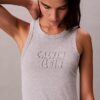 Robe débardeur mi-longue avec logo Calvin Klein Robe débardeur mi-longue avec logo Calvin Klein