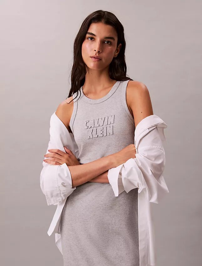 Robe débardeur mi-longue avec logo Calvin Klein Robe débardeur mi-longue avec logo Calvin Klein