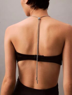 Robe dos nu à découpes