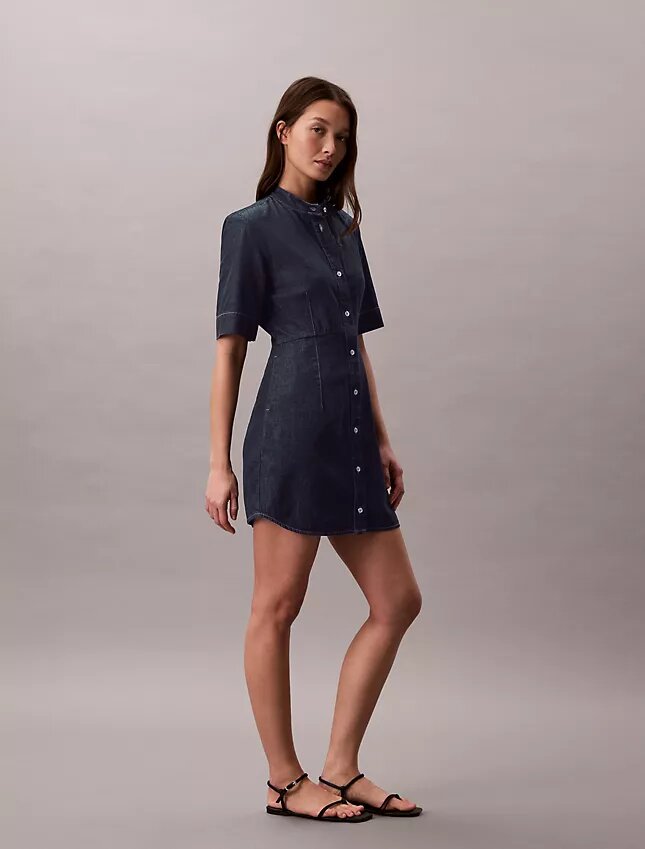 Robe en denim à manches courtes Robe en denim à manches courtes