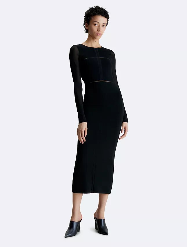 Robe longue transparente avec découpes dans le dos Robe longue transparente avec découpes dans le dos