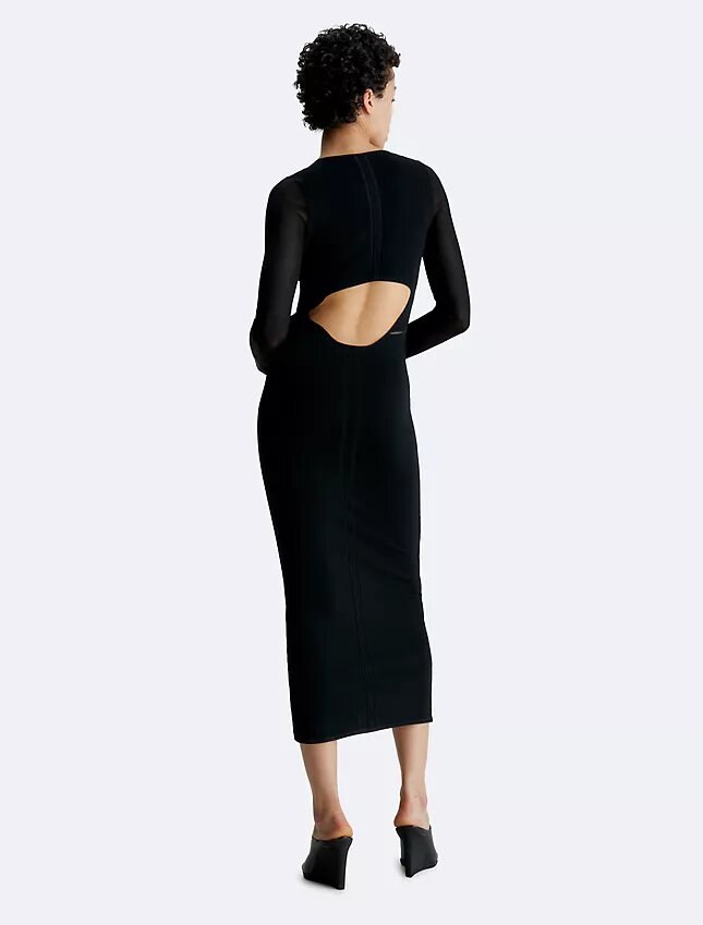 Robe longue transparente avec découpes dans le dos Robe longue transparente avec découpes dans le dos