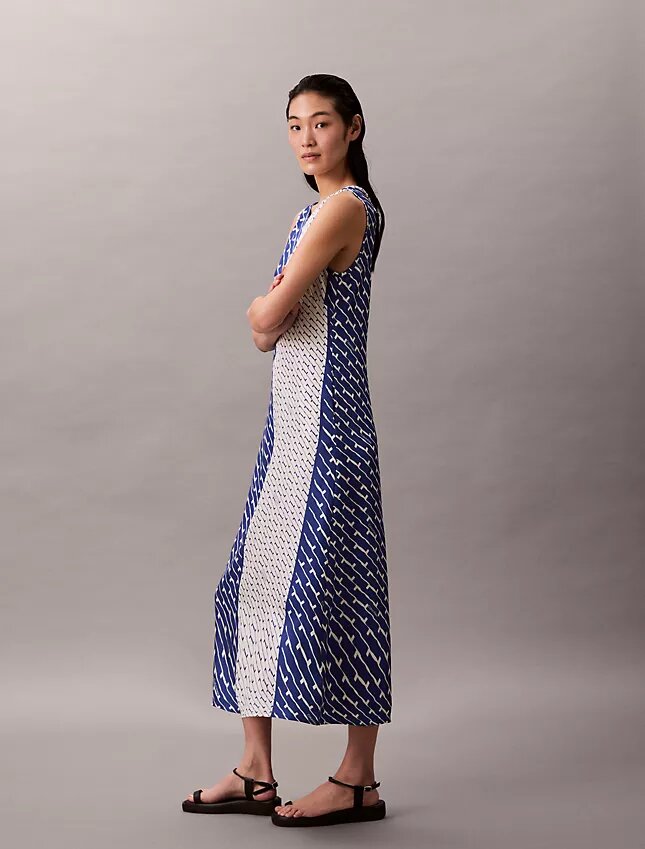 Robe mi-longue en sergé de viscose imprimé Robe mi-longue en sergé de viscose imprimé