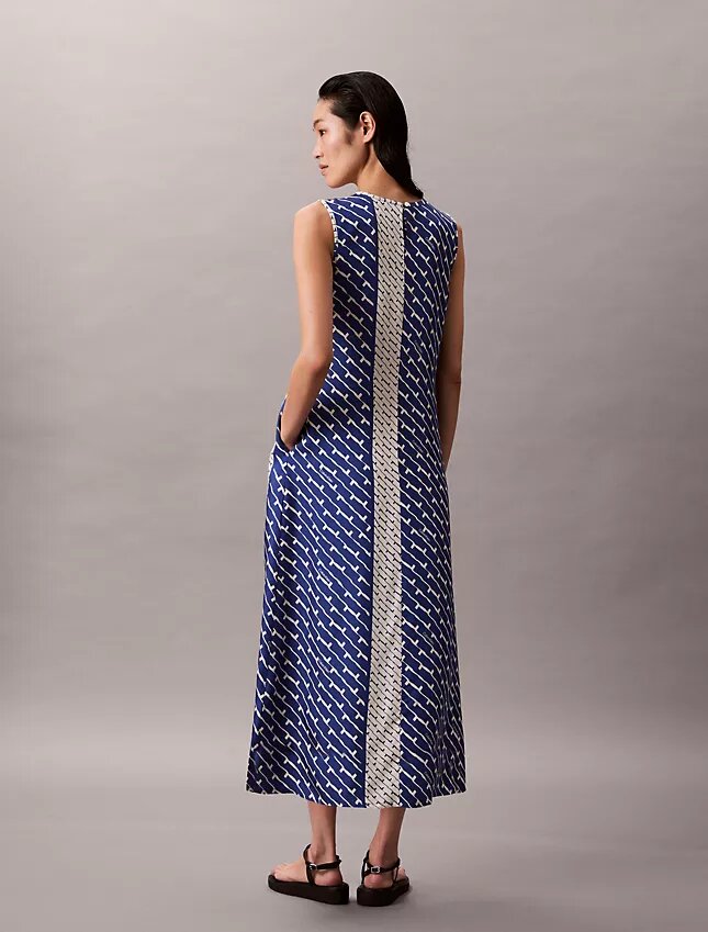 Robe mi-longue en sergé de viscose imprimé Robe mi-longue en sergé de viscose imprimé