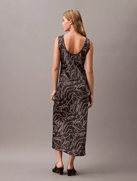 Robe mi-longue à imprimé satin froissé