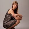Robe mi-longue à imprimé satin froissé Robe mi-longue à imprimé satin froissé