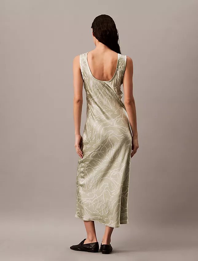 Robe mi-longue à imprimé satin froissé Robe mi-longue à imprimé satin froissé
