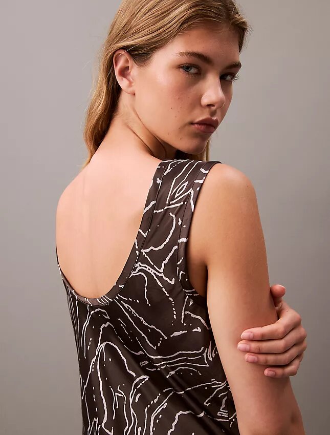 Robe mi-longue à imprimé satin froissé Robe mi-longue à imprimé satin froissé