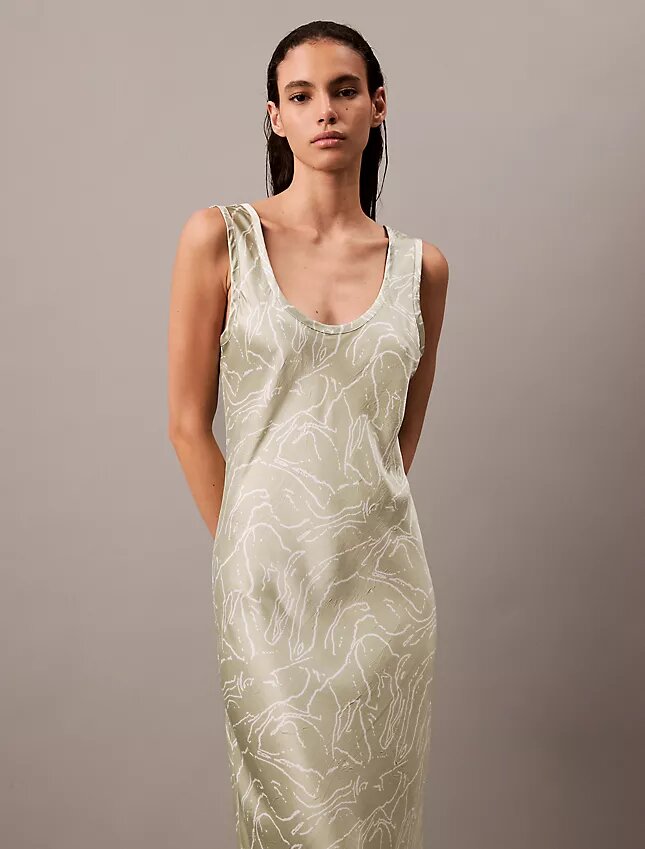 Robe mi-longue à imprimé satin froissé Robe mi-longue à imprimé satin froissé