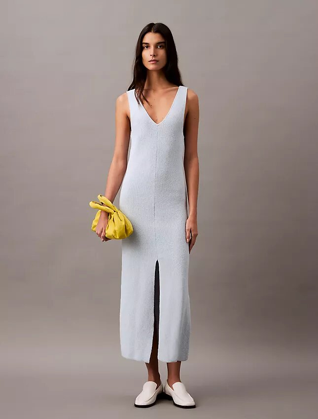 Robe mi-longue sans manches en bouclé côtelé Robe mi-longue sans manches en bouclé côtelé