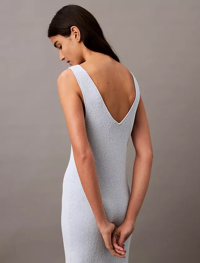Robe mi-longue sans manches en bouclé côtelé Robe mi-longue sans manches en bouclé côtelé