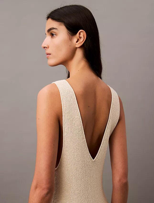 Robe mi-longue sans manches en bouclé côtelé Robe mi-longue sans manches en bouclé côtelé