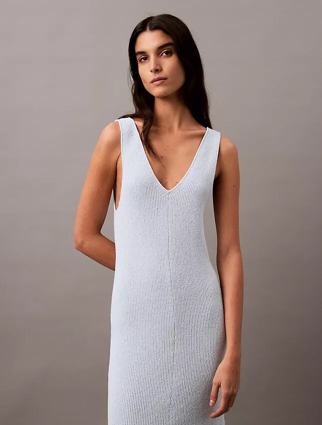 Robe mi-longue sans manches en bouclé côtelé Robe mi-longue sans manches en bouclé côtelé