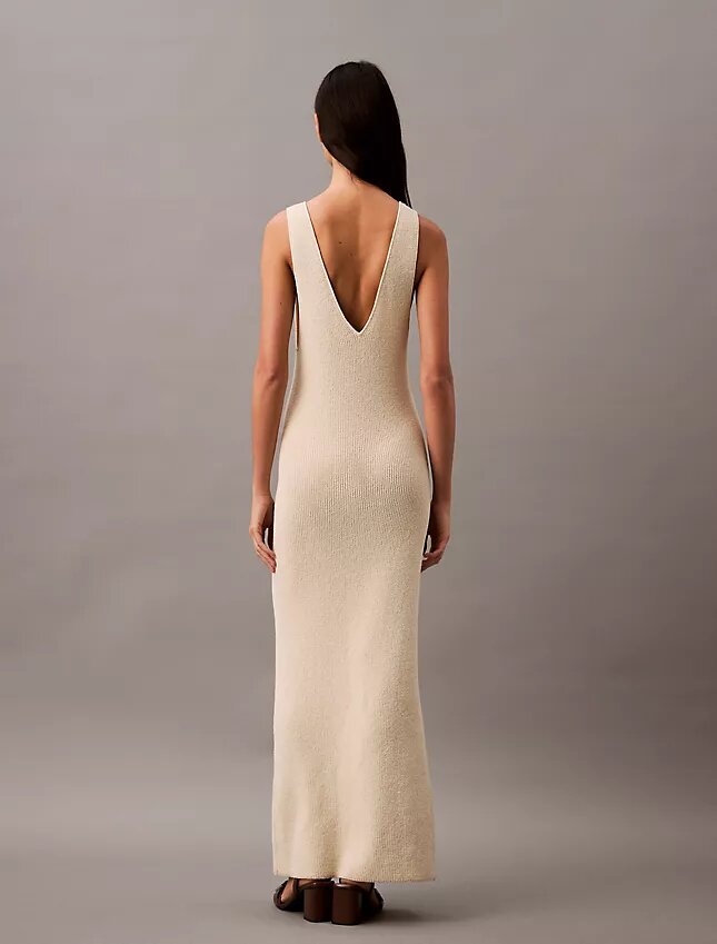 Robe mi-longue sans manches en bouclé côtelé Robe mi-longue sans manches en bouclé côtelé