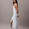 Robe mi-longue sans manches en bouclé côtelé Robe mi-longue sans manches en bouclé côtelé