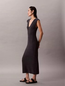 Robe midi sans manches en maille Robe midi sans manches en maille