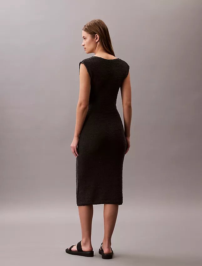 Robe midi sans manches en maille Robe midi sans manches en maille