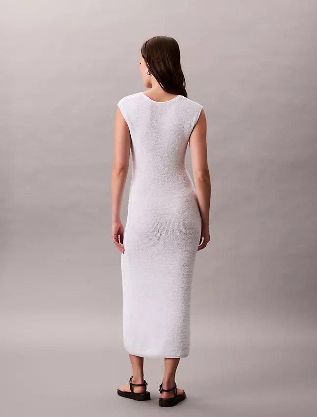 Robe midi sans manches en maille Robe midi sans manches en maille