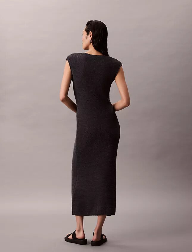 Robe midi sans manches en maille Robe midi sans manches en maille