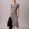 Robe midi slim unie extensible Robe midi slim unie extensible