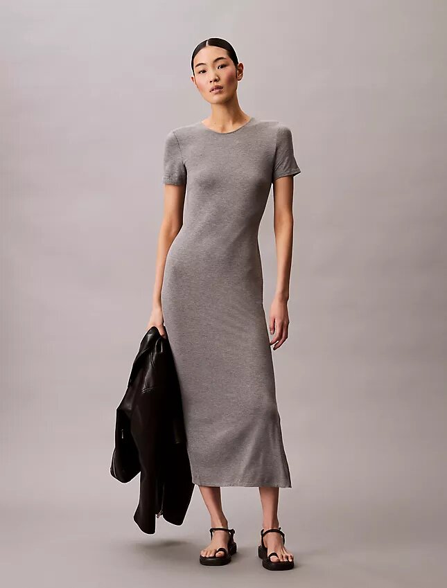 Robe midi slim unie extensible Robe midi slim unie extensible