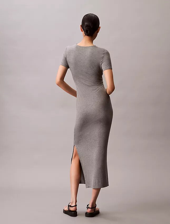 Robe midi slim unie extensible Robe midi slim unie extensible