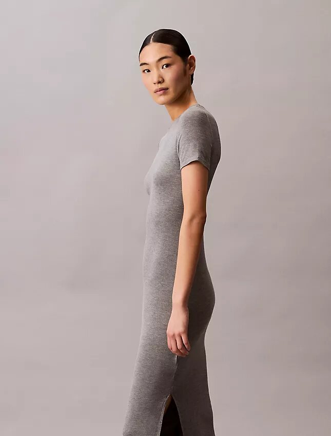Robe midi slim unie extensible Robe midi slim unie extensible