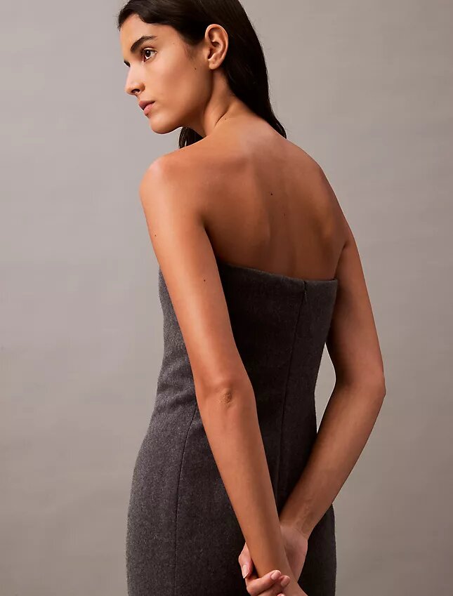 Robe sans bretelles en laine mélangée brossée Robe sans bretelles en laine mélangée brossée