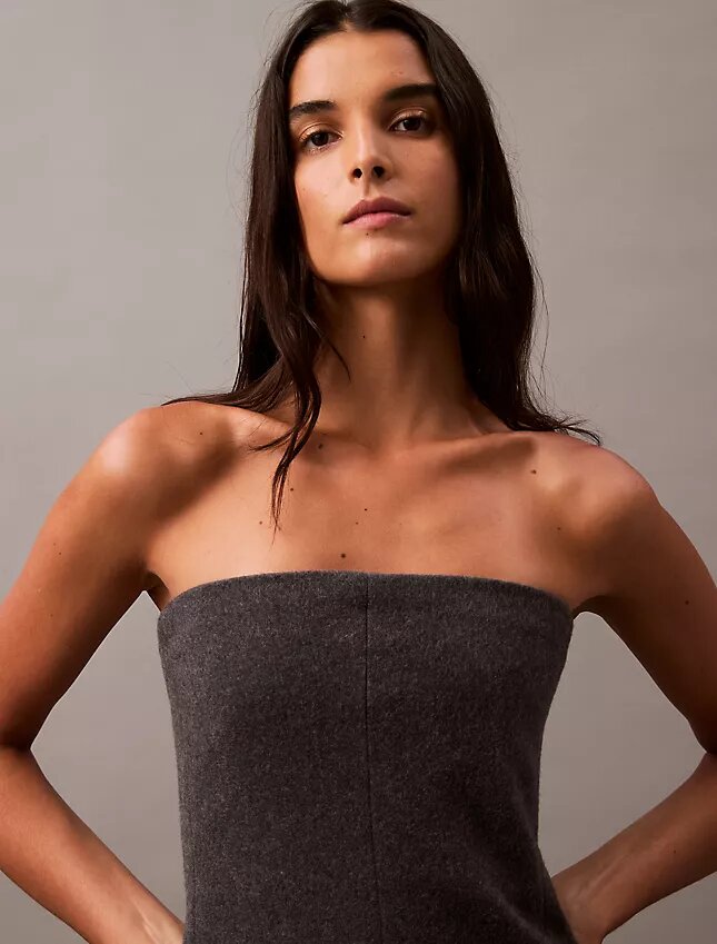 Robe sans bretelles en laine mélangée brossée Robe sans bretelles en laine mélangée brossée