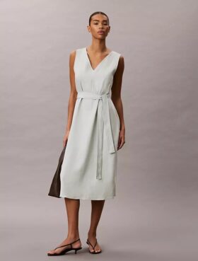 Robe sans manches à col en V et ceinture en mélange de lin
