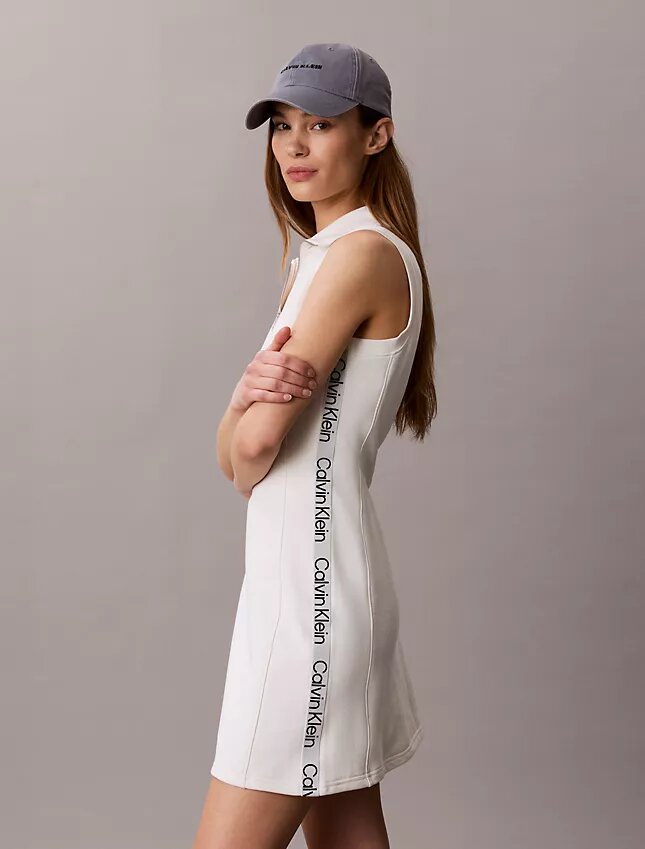 Robe sans manches en molleton à fermeture éclair 1/4 Robe sans manches en molleton à fermeture éclair 1/4